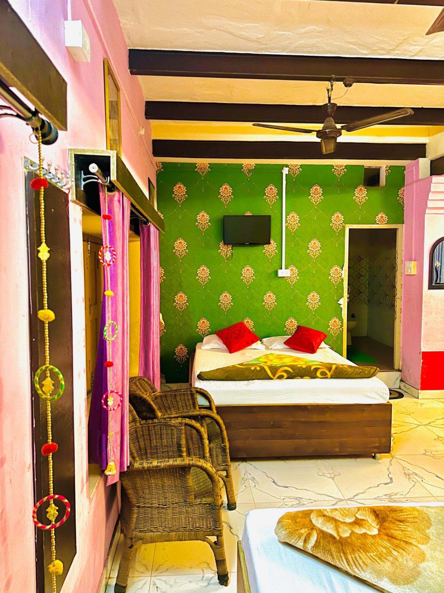 Home Stay Suraj Inn Varanasi Exterior foto